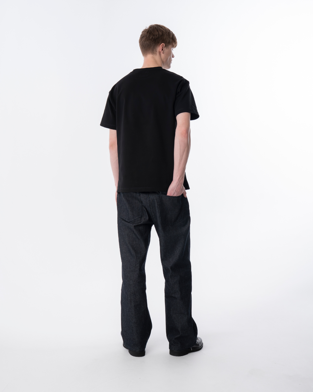 Heavyweight T-Shirt with Grey Heart - Black
