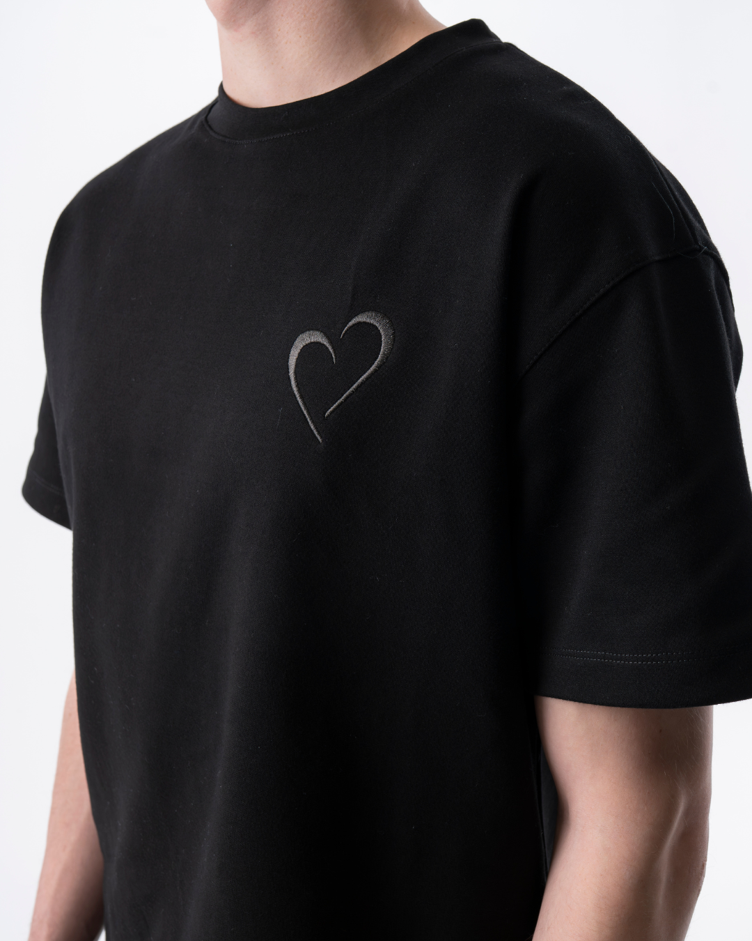 Heavyweight T-Shirt with Grey Heart - Black