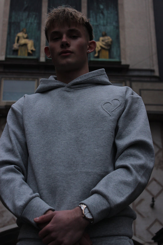 Light Grey Cloud Hoodie med Embossed Logo